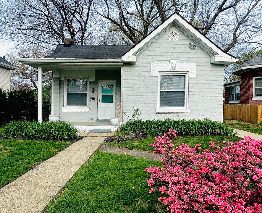 4634 Southcrest Dr, Unit Southcrest Dr. in Louisville, KY - Foto de edificio