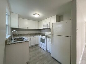 2704 E Columbus Dr in Tampa, FL - Building Photo