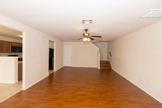 1759 Howth Ave in Houston, TX - Building Photo - Building Photo