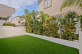 1208 N Ardmore Ave in Manhattan Beach, CA - Building Photo - Building Photo