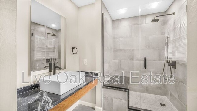 property at 519 W 20th St