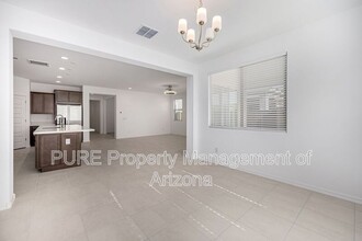 8751 W Orange Dr in Glendale, AZ - Building Photo - Building Photo