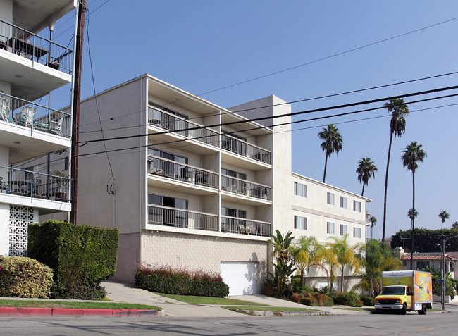 Golden Shores in Long Beach, CA - Building Photo - Building Photo