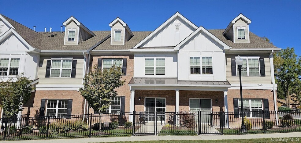 260 W Main St, Unit 11 in Goshen, NY - Foto de edificio