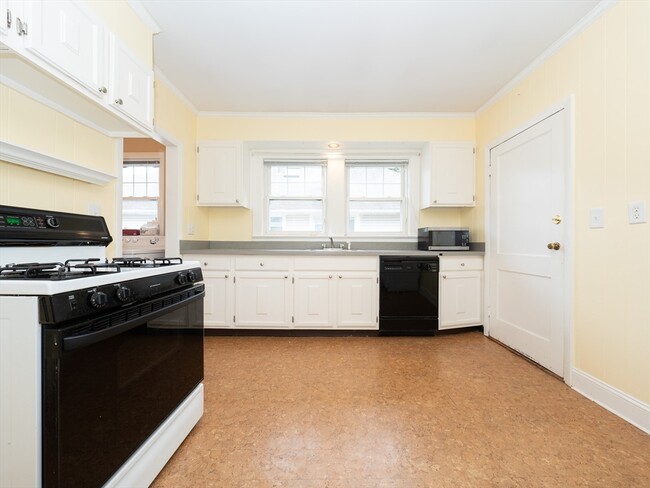 32 Rangeley Rd in Arlington, MA - Building Photo - Building Photo