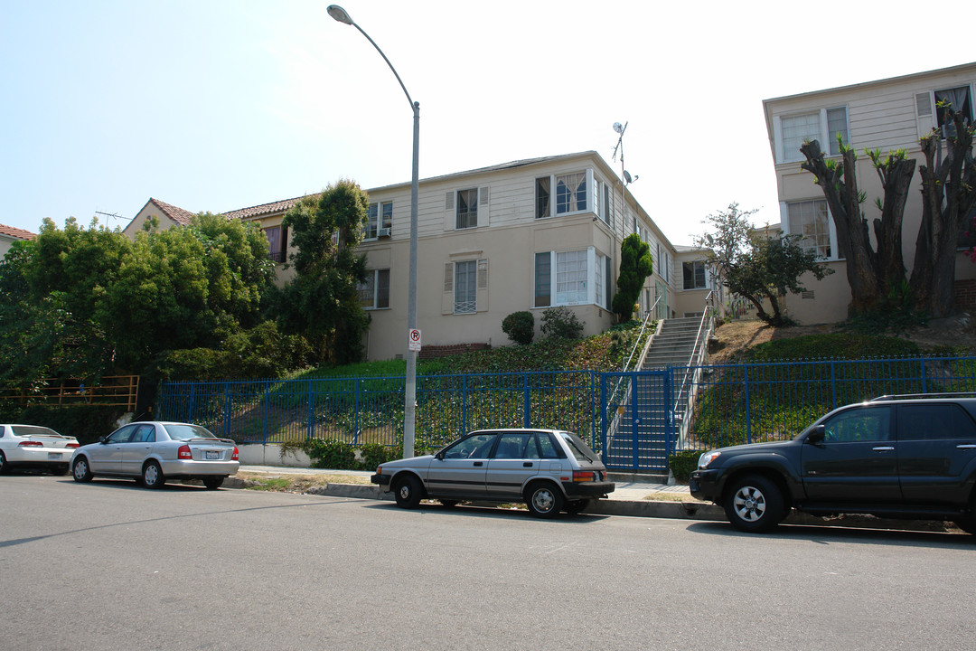 120 S Coronado St in Los Angeles, CA - Foto de edificio