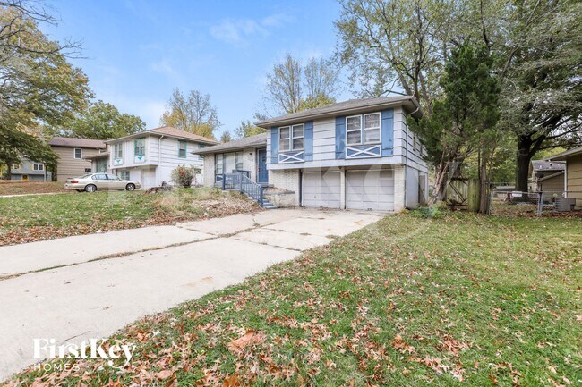 9313 Fairwood Dr in Kansas City, MO - Building Photo - Building Photo