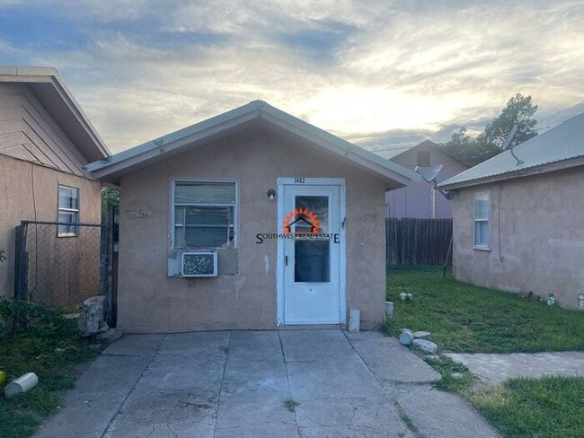 property at 1402 S Avenue J