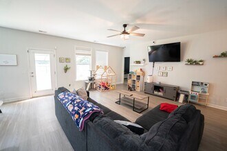 54 Shuman St in Pembroke, GA - Building Photo - Building Photo