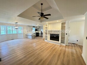 340 Roswell Farms Rd in Roswell, GA - Foto de edificio - Building Photo