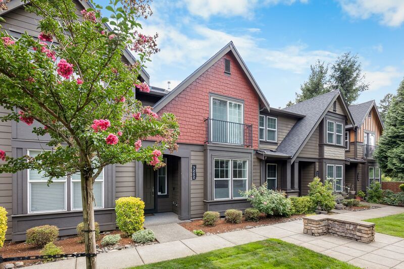 7282 NE Stoneybrook St in Hillsboro, OR - Building Photo
