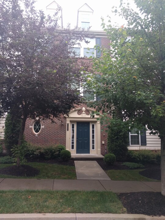 132 Lewisham Rd in Cranberry Township, PA - Foto de edificio