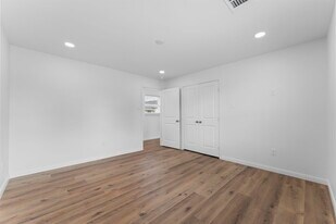 1507 N Durham Dr in Houston, TX - Building Photo