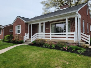 137 N Hoover St in Myerstown, PA - Building Photo - Building Photo