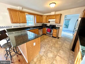 2908 N Independence Dr in Montross, VA - Foto de edificio - Building Photo