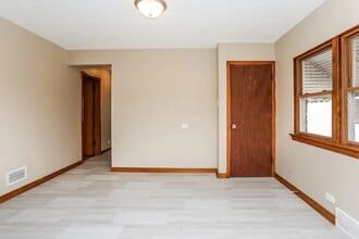 9039 W 22nd Pl in North Riverside, IL - Foto de edificio - Building Photo