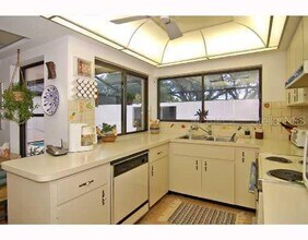 3939 Glen Oaks Manor Dr in Sarasota, FL - Building Photo - Building Photo