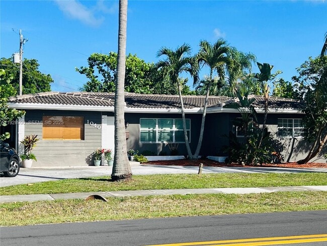 1040 Lyons Park Dr in Pompano Beach, FL - Building Photo - Building Photo