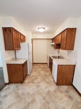 2227 Seaman St, Unit #1 in Toledo, OH - Building Photo - Building Photo