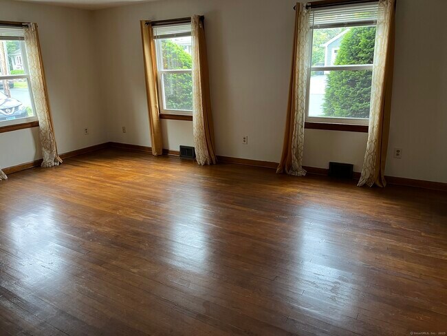 39 Roberts St in Seymour, CT - Foto de edificio - Building Photo