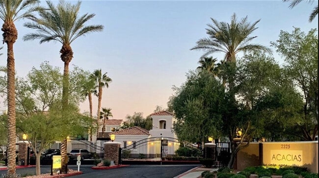 2325 Windmill Pky, Unit 614 in Henderson, NV - Foto de edificio - Building Photo