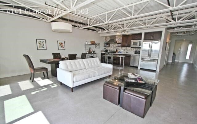 4141 Glencoe Ave in Marina Del Rey, CA - Building Photo - Building Photo