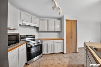 9447 Fagan Ct NE in Lacey, WA - Foto de edificio - Building Photo