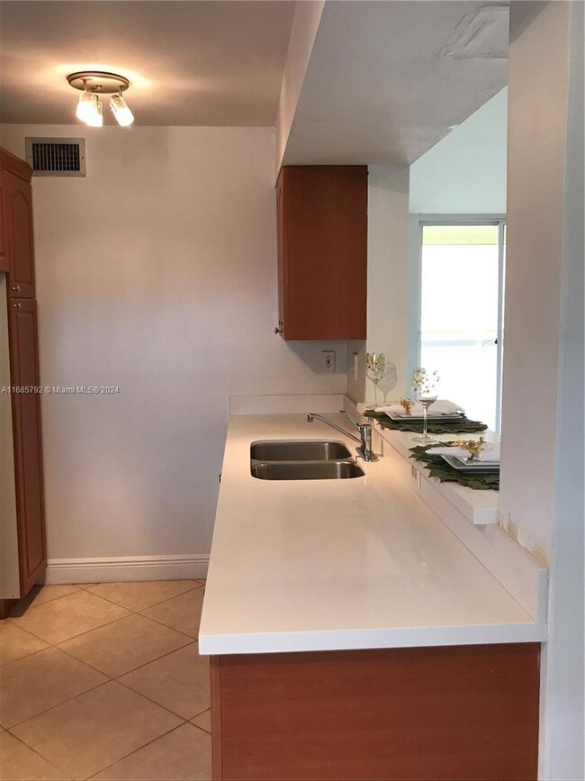 9775 NW 46th Ter, Unit 119 in Doral, FL - Building Photo - Building Photo