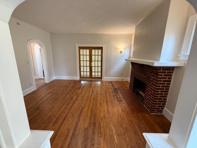 103 Malcolm St in Syracuse, NY - Building Photo - Building Photo