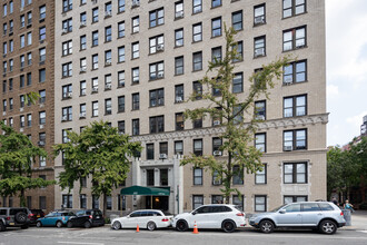 101 E 95th St in New York, NY - Building Photo - Building Photo