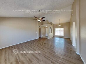 8414 W Windrose Dr in Peoria, AZ - Building Photo - Building Photo