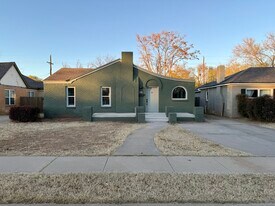2420 22nd St in Lubbock, TX - Building Photo