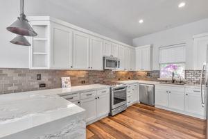 7531 Edinburgh Way in Gilroy, CA - Building Photo - Building Photo