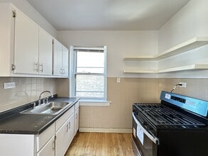 7147 S Constance Ave, Unit E3 in Chicago, IL - Foto de edificio - Building Photo