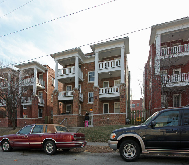 219-221 W 38th St in Kansas City, MO - Building Photo - Building Photo