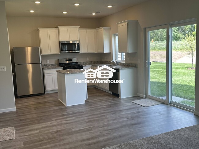 307 Redwood St N in Cambridge, MN - Building Photo - Building Photo