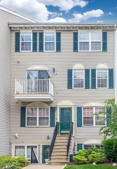 58 Yancy Dr in Newark, NJ - Building Photo - Building Photo