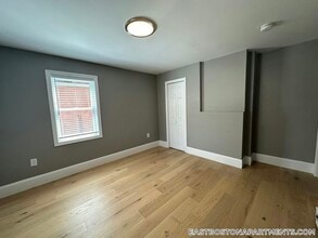 43 Cottage St in Boston, MA - Building Photo - Building Photo