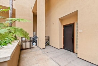 301 W G St in San Diego, CA - Building Photo - Building Photo