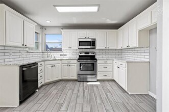 313 Palm St in Crowley, TX - Building Photo - Building Photo