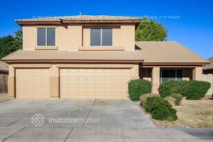 8228 W Harmony Ln in Peoria, AZ - Building Photo