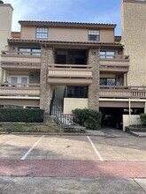 7640 W Greenway Blvd in Dallas, TX - Building Photo - Building Photo