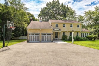 2 Sigmund St in Lynnfield, MA - Building Photo - Building Photo