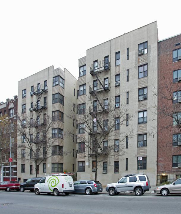 Wien House in New York, NY - Building Photo