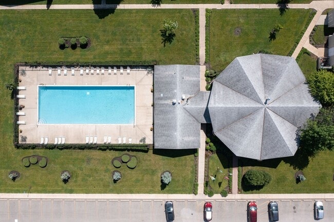Park Ridge Commons in Des Plaines, IL - Foto de edificio - Building Photo