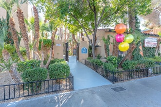 Maryland Park Apartments in Las Vegas, NV - Foto de edificio - Building Photo