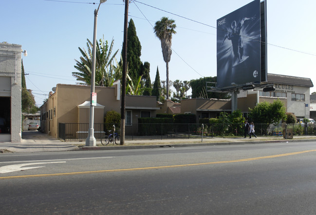 5212 Melrose Ave in Los Angeles, CA - Building Photo - Building Photo