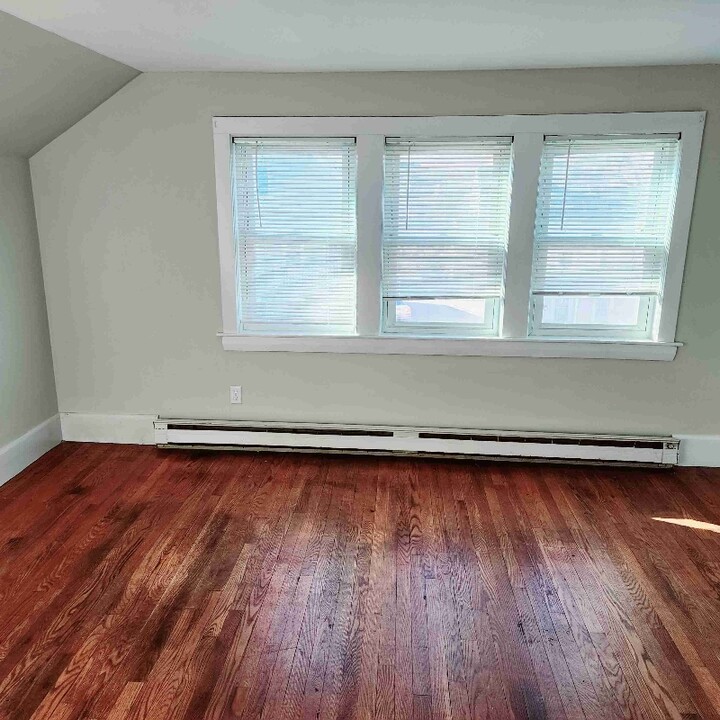 100 Howe St-Unit -3 in Marlborough, MA - Foto de edificio