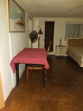 300 Salem Ave NW, Unit Mother-in-law apartment in Port Charlotte, FL - Foto de edificio - Building Photo