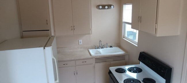 property at 707-709-709 Duncan Rd